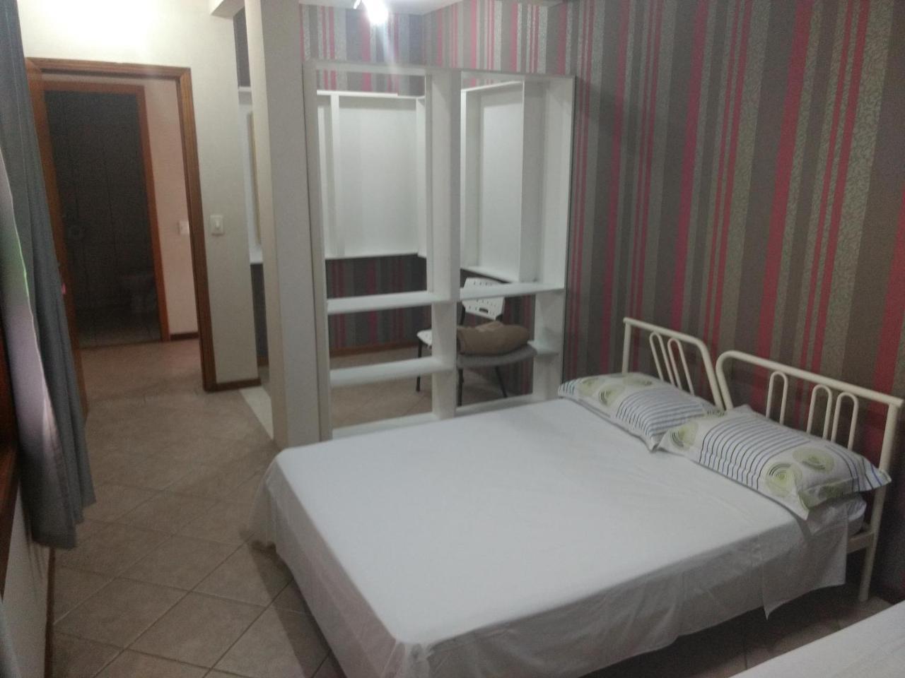 Appartement Pousada Casa Verde - Quartos Individuais - Smart Tv 32 - E Banheiro Privativo à Itajaí Extérieur photo